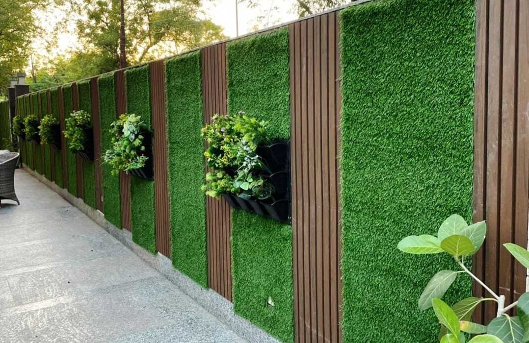Artificial Wall Grass